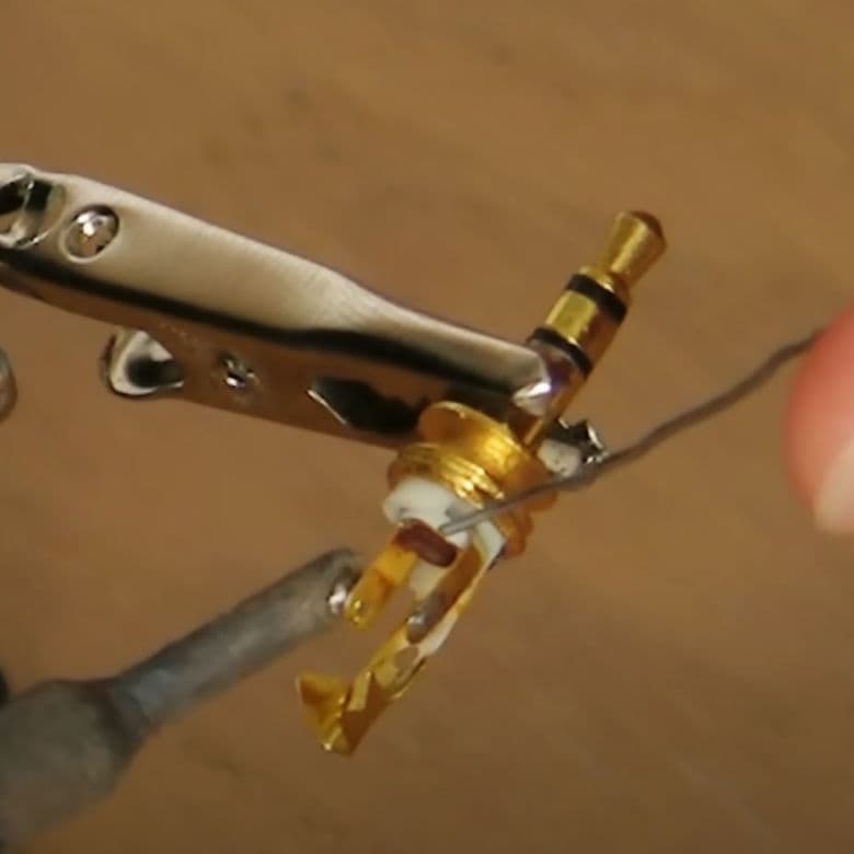 How to Fix Headphones - A Detailed Guide